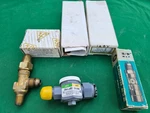 Lot Henry 900204 Superior 15301 Valves Allen 207 See.all SA14FM R-12 R-22 R502. Fixed Price $125.00.