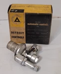 Detroit Controls Automatic Expansion Valve Unit 892-07 Inlet 1/4" Outlet 1/2". Fixed Price $39.95.